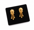 Elegant gold earrings